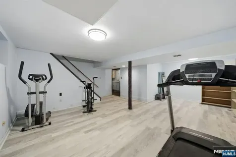 202 Colonial Avenue Saddle Brook NJ 07663