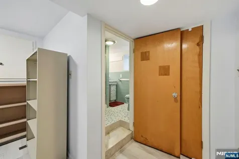 202 Colonial Avenue Saddle Brook NJ 07663