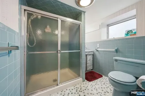 202 Colonial Avenue Saddle Brook NJ 07663