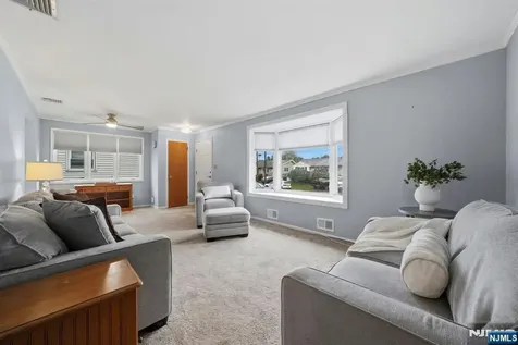 202 Colonial Avenue Saddle Brook NJ 07663