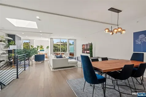 367 Park Avenue Weehawken NJ 07086