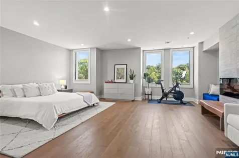 367 Park Avenue Weehawken NJ 07086