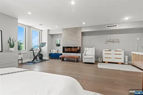 367 Park Avenue Weehawken NJ 07086