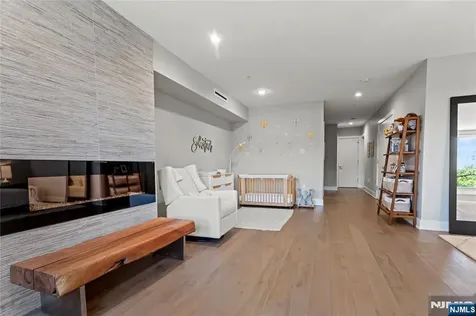 367 Park Avenue Weehawken NJ 07086