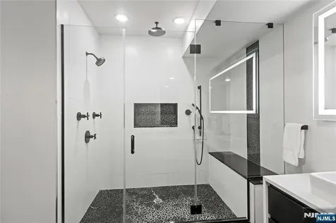 367 Park Avenue Weehawken NJ 07086