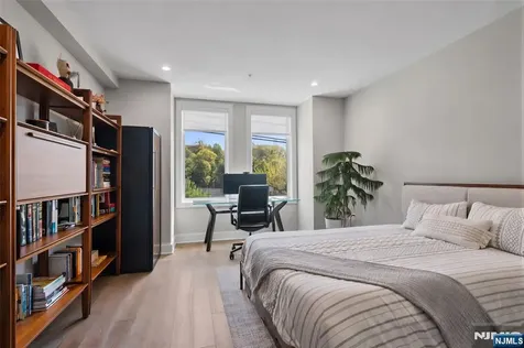 367 Park Avenue Weehawken NJ 07086