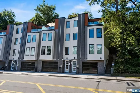 367 Park Avenue Weehawken NJ 07086