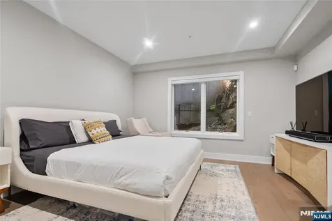 367 Park Avenue Weehawken NJ 07086