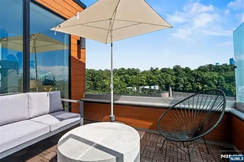 367 Park Avenue Weehawken NJ 07086