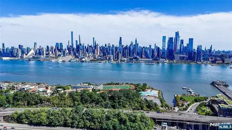 367 Park Avenue Weehawken NJ 07086