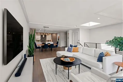 367 Park Avenue Weehawken NJ 07086