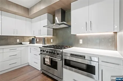 367 Park Avenue Weehawken NJ 07086
