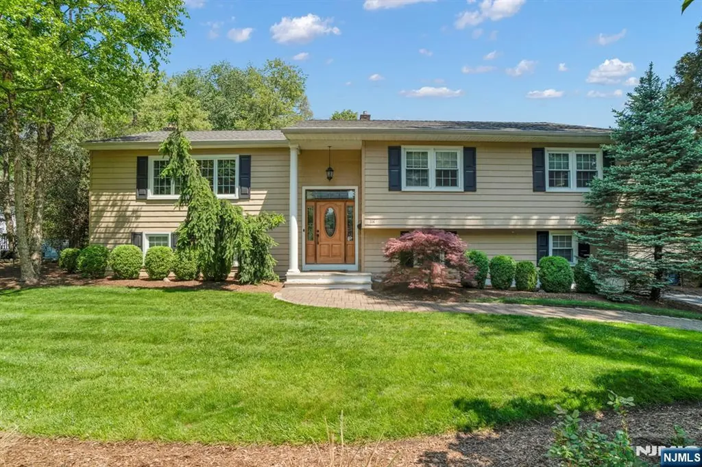114 Wyckoff Avenue Wyckoff NJ 07481
