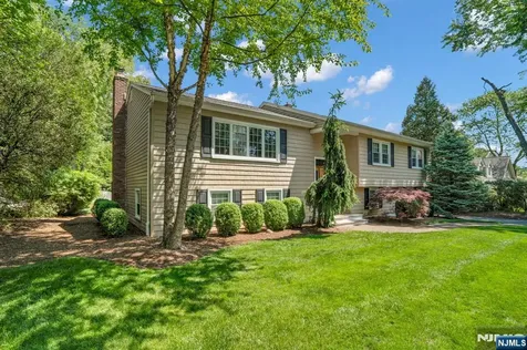 114 Wyckoff Avenue Wyckoff NJ 07481