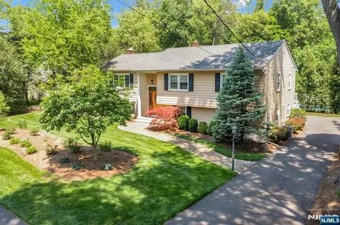 114 Wyckoff Avenue Wyckoff NJ 07481