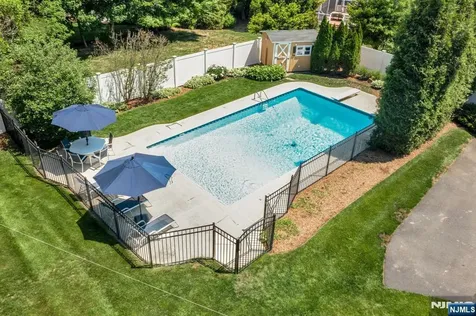 114 Wyckoff Avenue Wyckoff NJ 07481