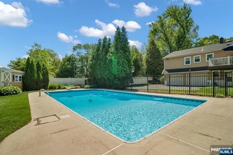 114 Wyckoff Avenue Wyckoff NJ 07481