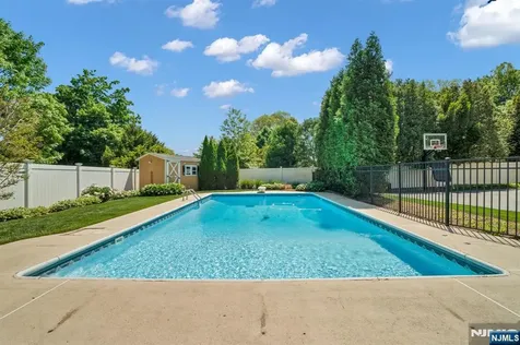 114 Wyckoff Avenue Wyckoff NJ 07481