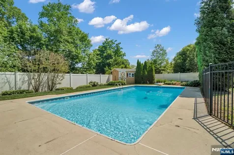 114 Wyckoff Avenue Wyckoff NJ 07481