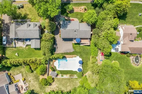 114 Wyckoff Avenue Wyckoff NJ 07481