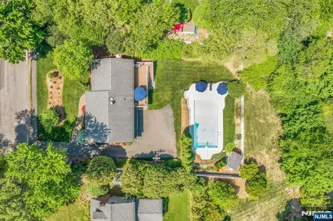 114 Wyckoff Avenue Wyckoff NJ 07481