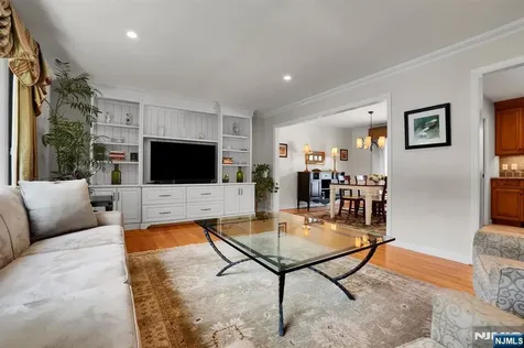 114 Wyckoff Avenue Wyckoff NJ 07481