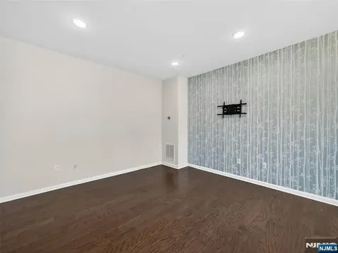 90 Wesmont Drive Wood Ridge NJ 07075
