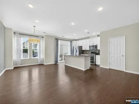 90 Wesmont Drive Wood Ridge NJ 07075