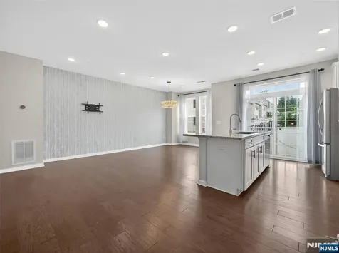 90 Wesmont Drive Wood Ridge NJ 07075