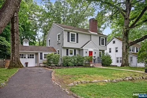 22 Sterling Place Glen Rock NJ 07452
