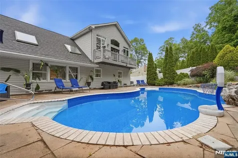 51 Cannonball Road Wanaque NJ 07465