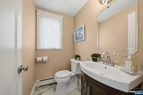 7 Kossuth Place Wayne NJ 07470