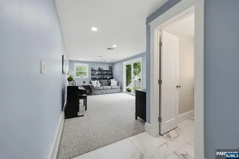 7 Kossuth Place Wayne NJ 07470