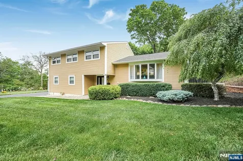 7 Kossuth Place Wayne NJ 07470