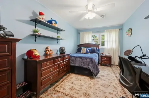7 Kossuth Place Wayne NJ 07470