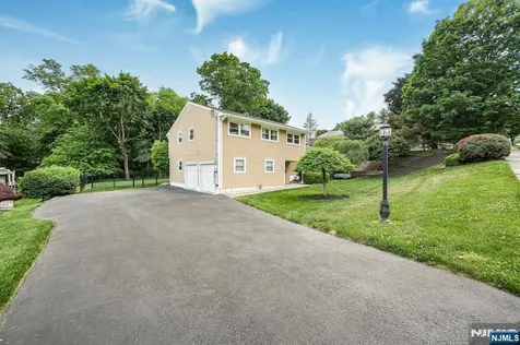 7 Kossuth Place Wayne NJ 07470