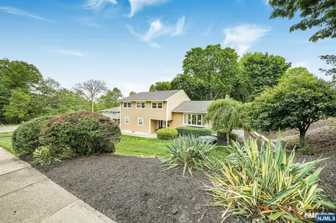 7 Kossuth Place Wayne NJ 07470