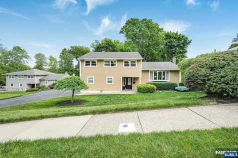 7 Kossuth Place Wayne NJ 07470