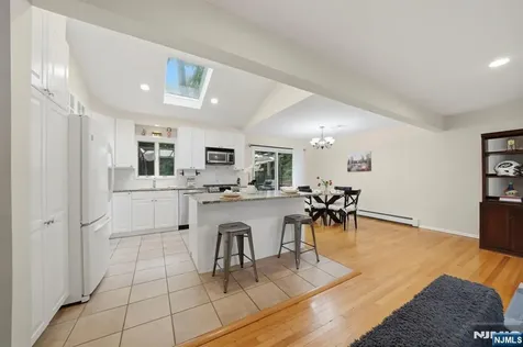 7 Kossuth Place Wayne NJ 07470