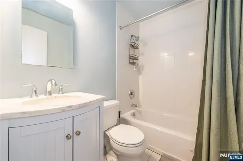 1406 Faulkner Court Mahwah NJ 07430