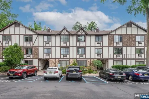 1406 Faulkner Court Mahwah NJ 07430