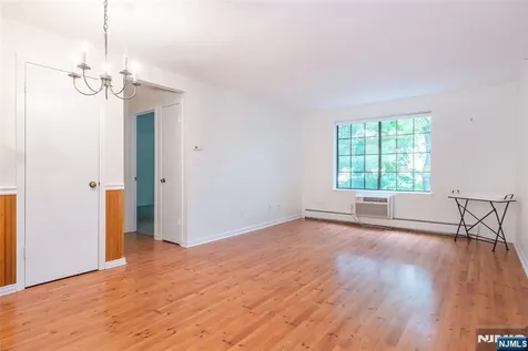 1406 Faulkner Court Mahwah NJ 07430