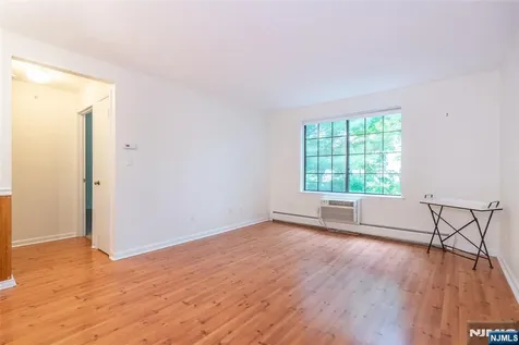1406 Faulkner Court Mahwah NJ 07430