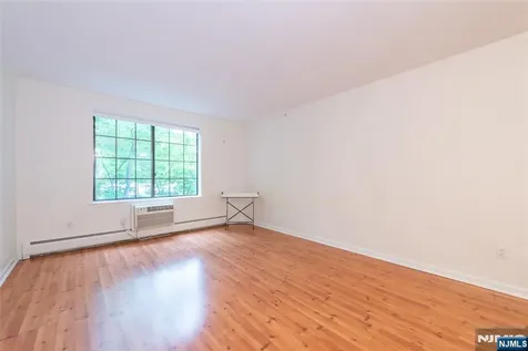 1406 Faulkner Court Mahwah NJ 07430