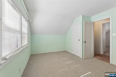 161 Baker Avenue Bergenfield NJ 07621
