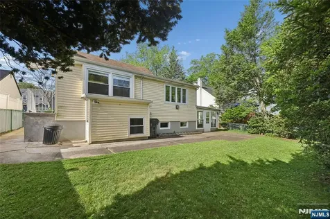 161 Baker Avenue Bergenfield NJ 07621