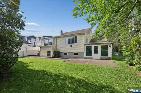 161 Baker Avenue Bergenfield NJ 07621