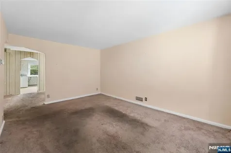161 Baker Avenue Bergenfield NJ 07621