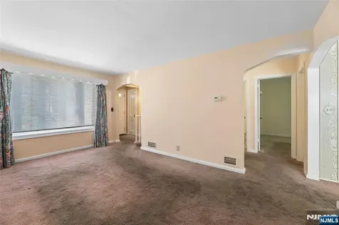 161 Baker Avenue Bergenfield NJ 07621
