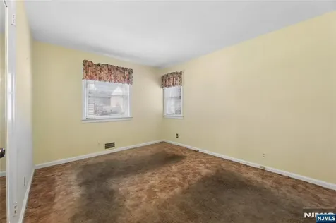 161 Baker Avenue Bergenfield NJ 07621